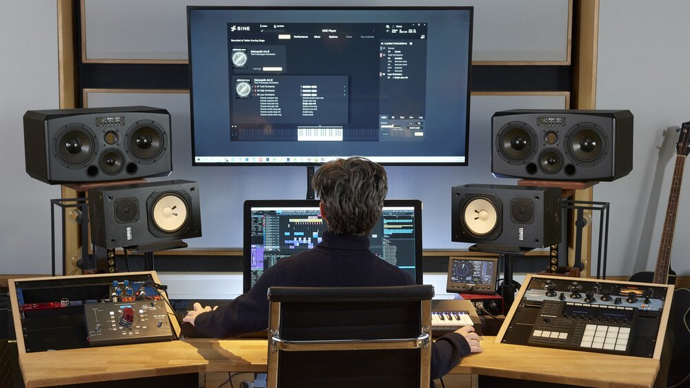 A man using the Orchestral Tools SINEplayer